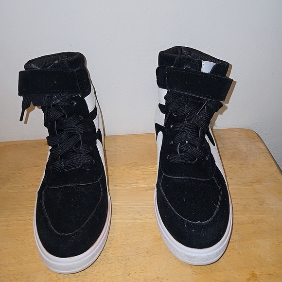 Black and White High-Top Sneakers - Picture 2 of 7